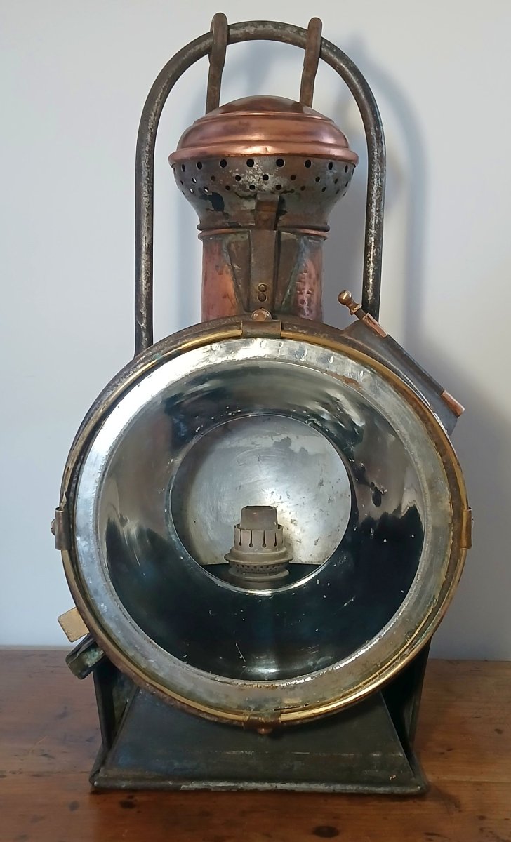 Sncf. Steam Locomotive. Quimper Depot. Headlight From The 1930s-photo-2