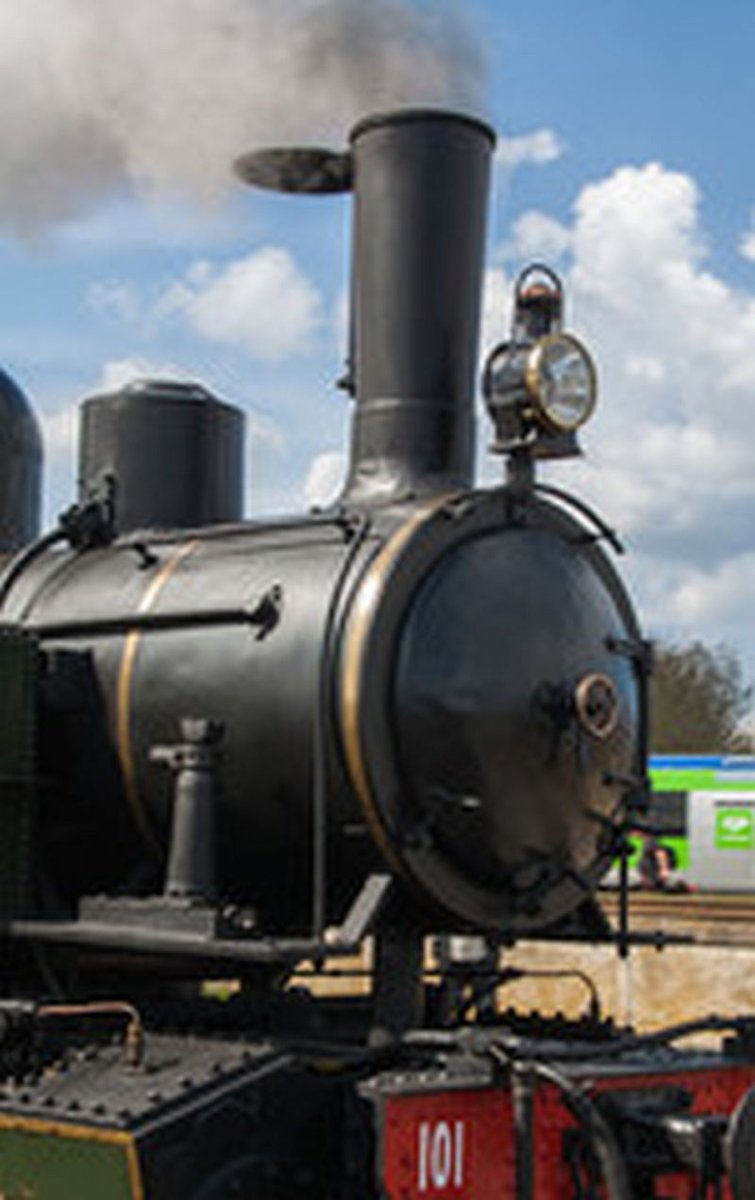 Sncf. Steam Locomotive. Quimper Depot. Headlight From The 1930s