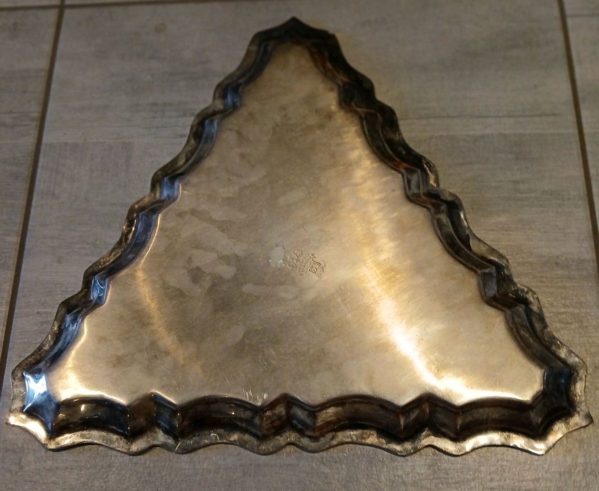 Jordan Sheffield Collection. Plat de service, triangulaire cotelé en métal argenté-photo-2
