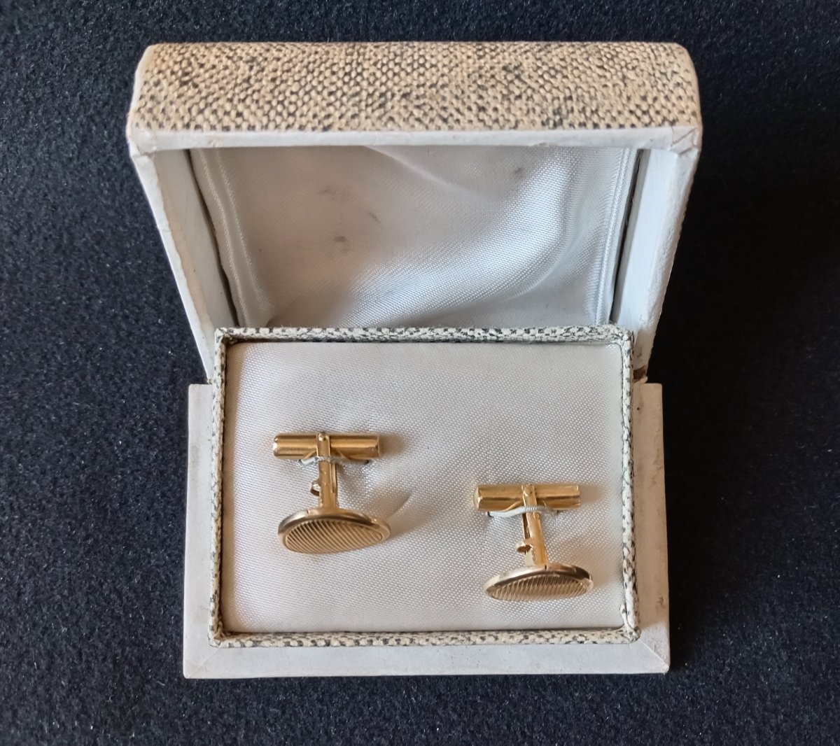 Boutons de manchettes en or 18kt années 1950-1960. Maison d'orfèvrerie Charles Garnier -photo-2
