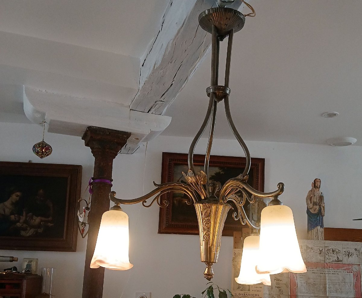 "art Deco" Chandelier With 3 Lights And Glass Paste Tulips.