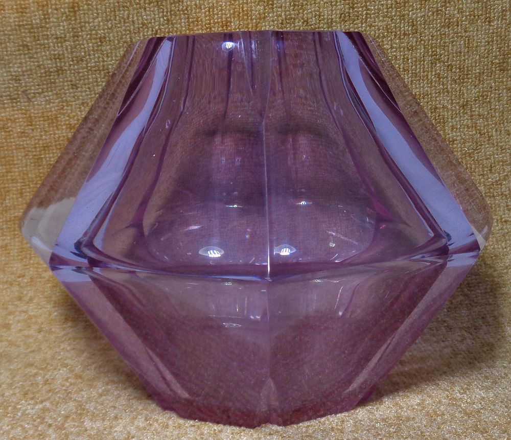 Vase facété en cristal de Saint Louis 