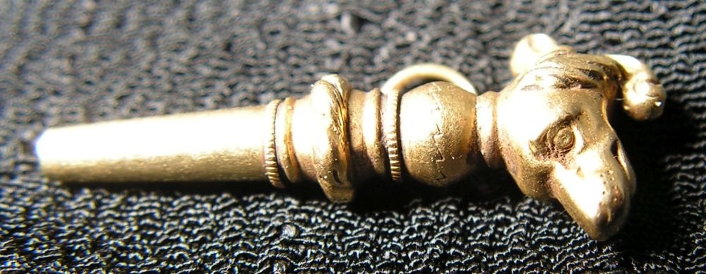 Zoomorphic Watch Key In Gold. Circa Middle Of XIXth Century-photo-1