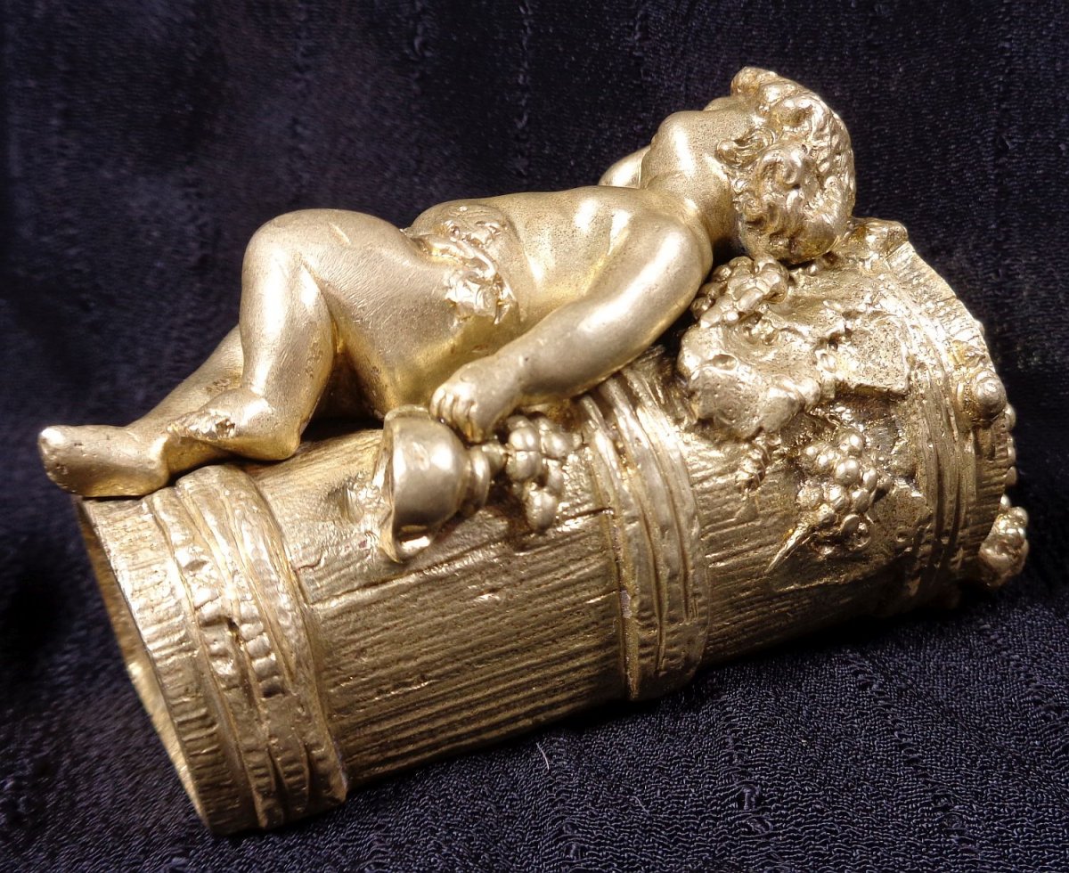 Boite pyrogène à allumettes-bougies en bronze doré à l’image de Bacchus dormant sur sa hotte.-photo-2