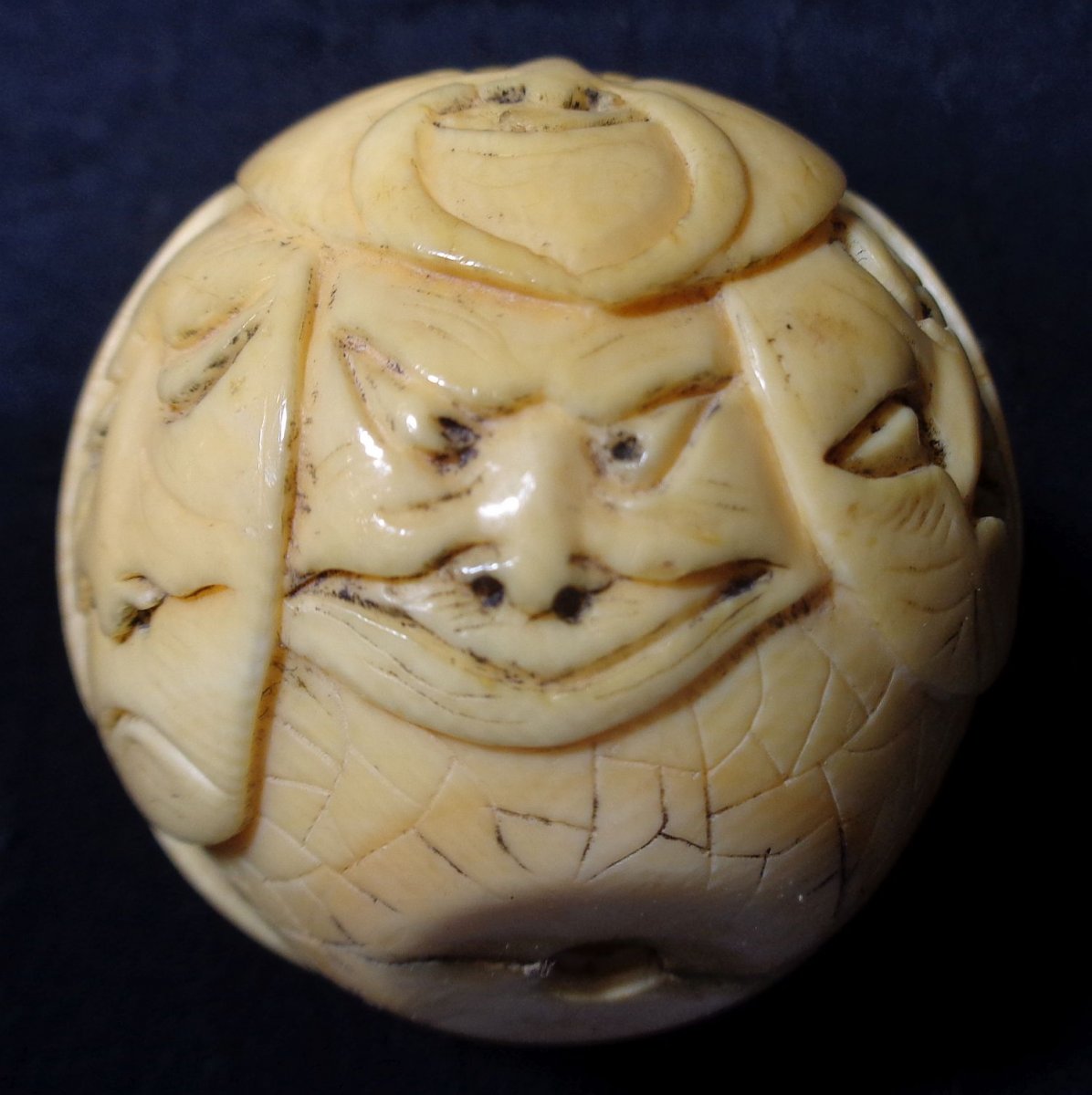 "Pommeau de canne en ivoire sculpté à l’image des masques du théâtre Nô. Japon. Ere Meiji XIXè"-photo-3