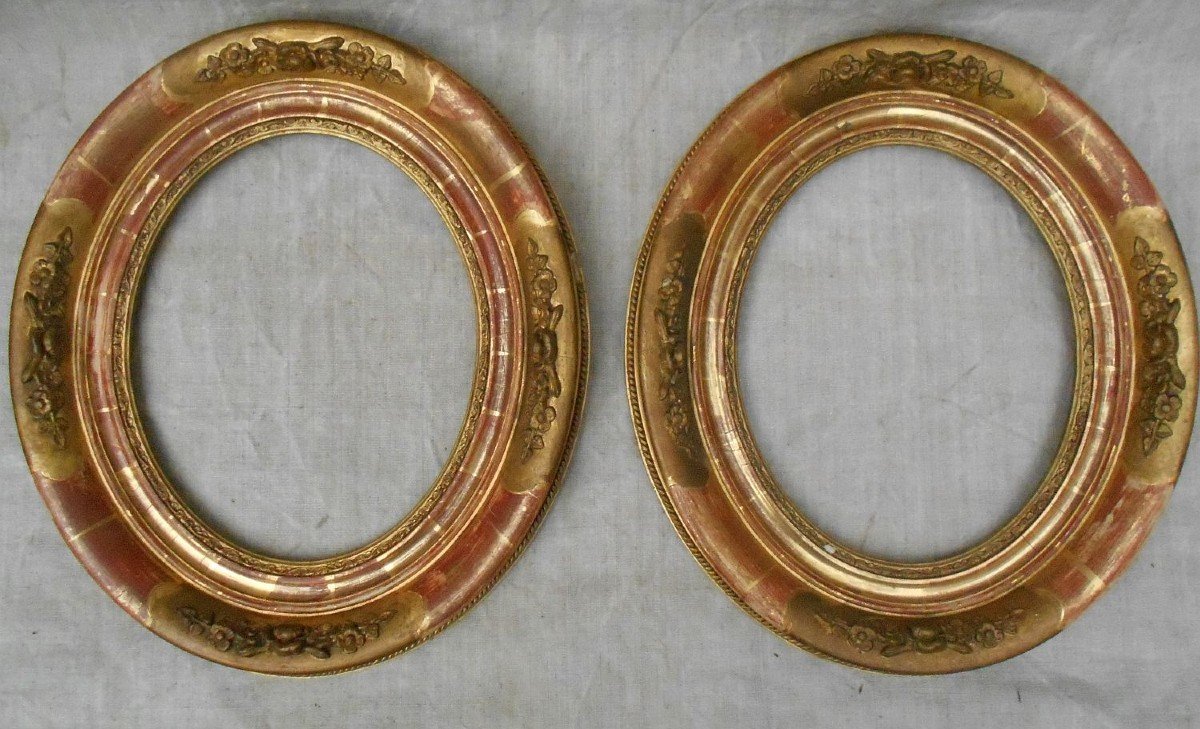 Pair Of Oval Frames, 19th In Golden Wood.