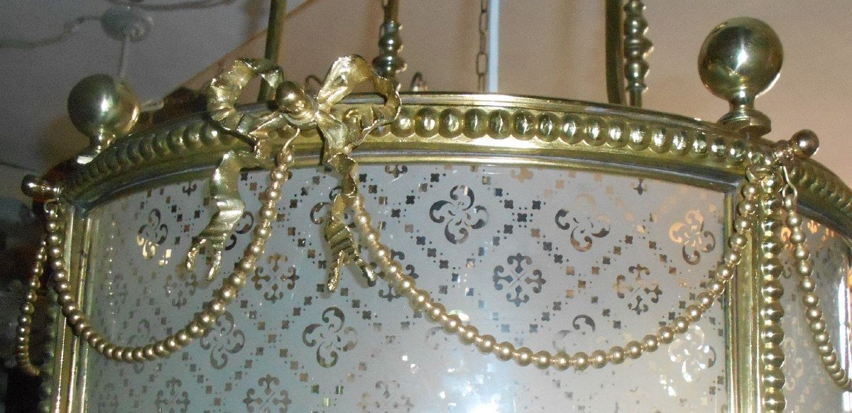 "Très importante lanterne en bronze, dite « lanterne de vestibule » de style Louis XVI".-photo-1