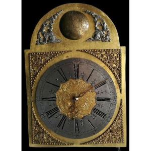 Horloge de parquet ou demoiselle. Mouvement daté 1754, révisé en parfait état.