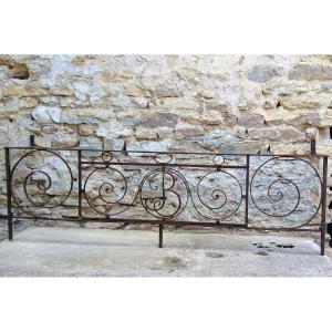 "Paire de garde-corps de balcon en fer forgé du XVIII éme siècle"
