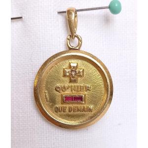 18-karat Gold Augis A Medal: “more Than Yesterday, Less Than Tomorrow”