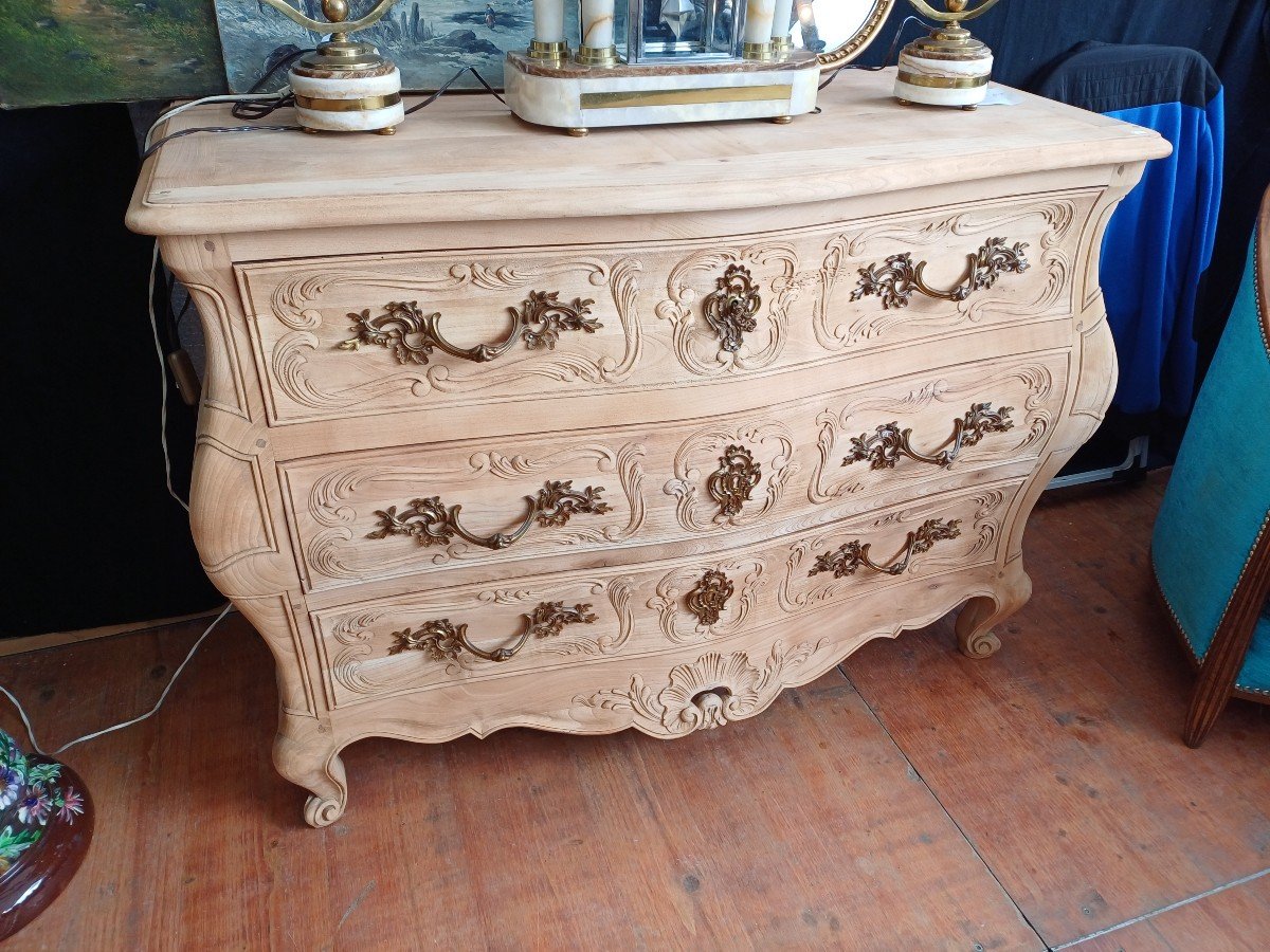 Louis 15 Artsannale Sablée Chest Of Drawers 