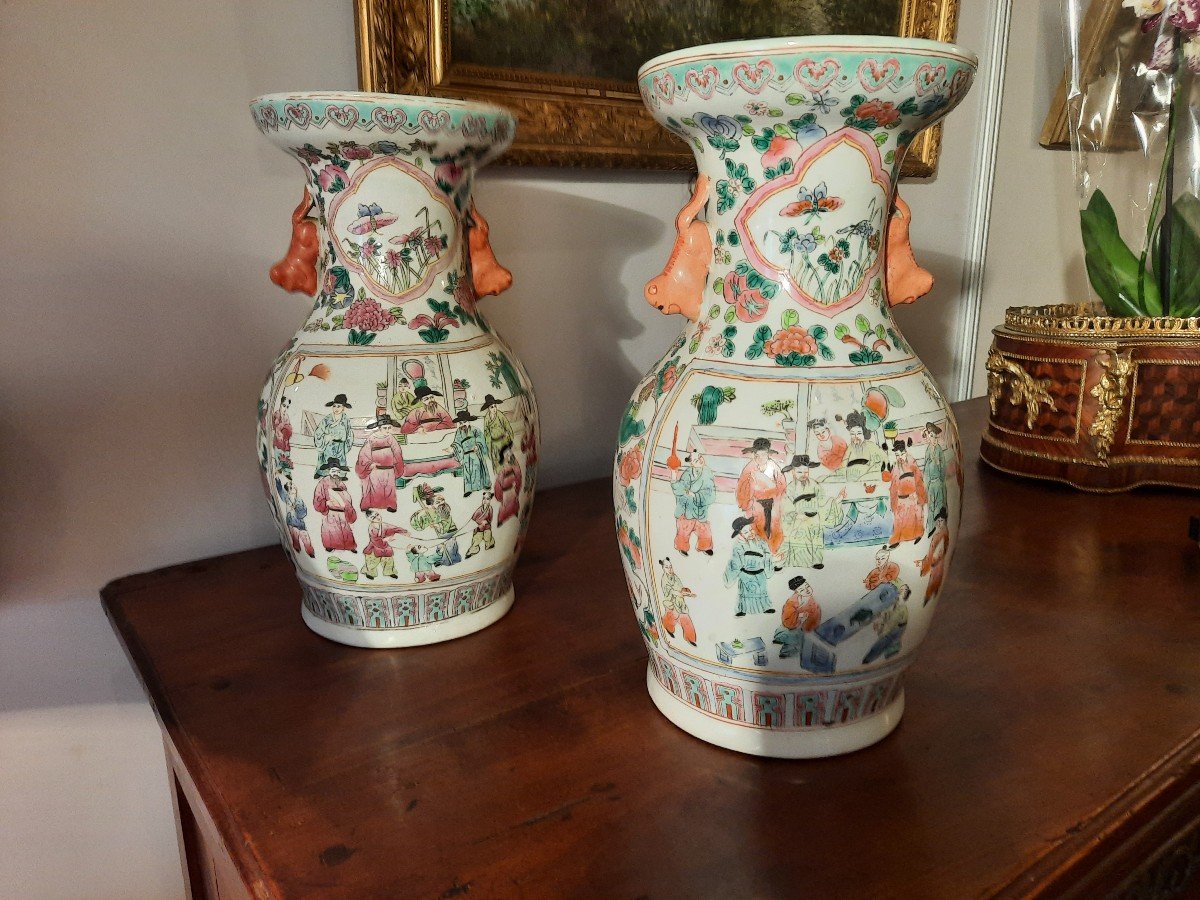 Paire De Vases En Porcelaine  De Canton( Chine) Fin 19ème  Siècle 