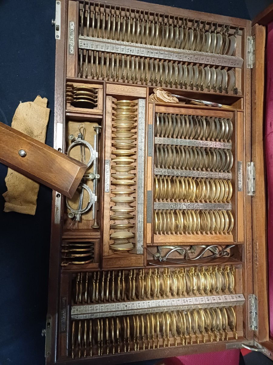 Mahogany Ophthalmologist's Case Late 19th Century-photo-2