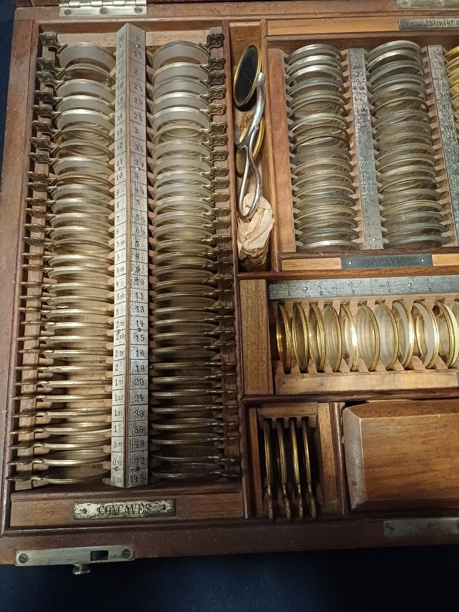 Mahogany Ophthalmologist's Case Late 19th Century-photo-3