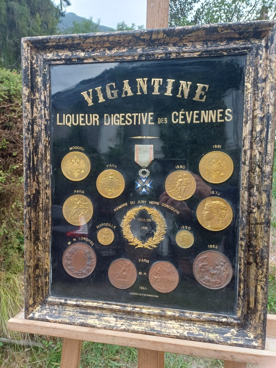Medailler d exposition pour la liqueur Vigantine  fin 19eme 