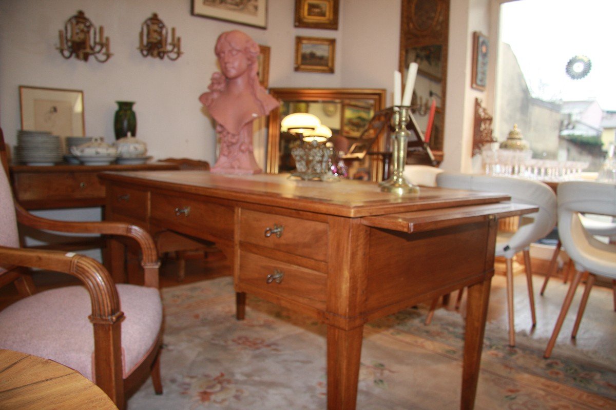 Bureau De Style L.xvi En Noyer Avec Ses Deux Tirettes.-photo-1
