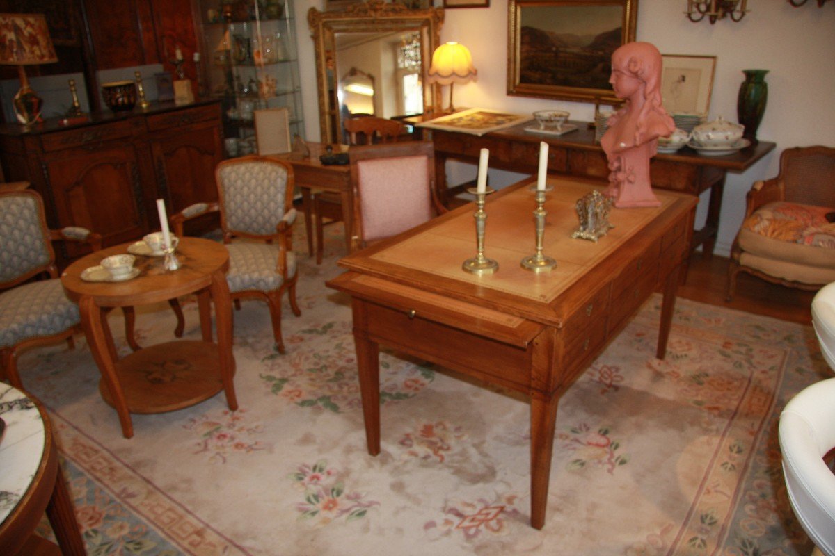 Bureau De Style L.xvi En Noyer Avec Ses Deux Tirettes.-photo-3