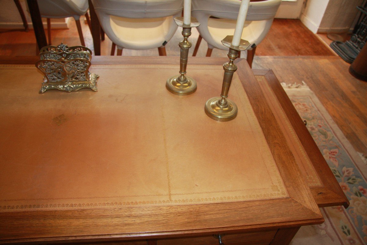 Bureau De Style L.xvi En Noyer Avec Ses Deux Tirettes.-photo-6
