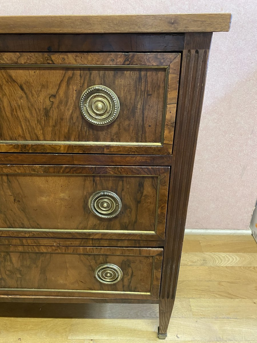 Commode De style Louis XVI en noyer et placage de noyer.-photo-4