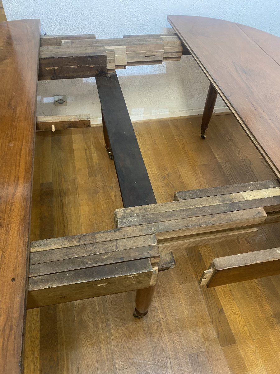 Table ovale à 6 pieds en noyer, 3 allonges, 12 personnes.-photo-6