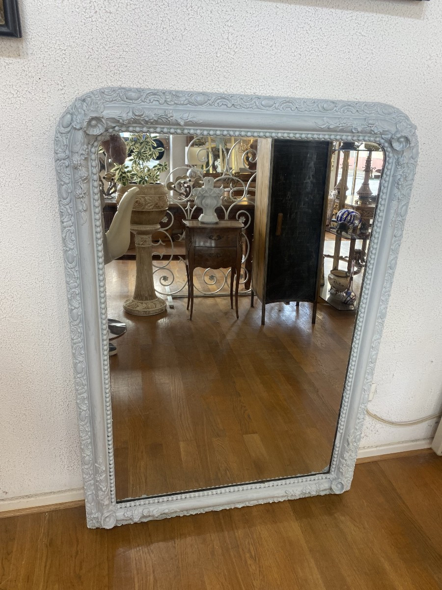 Miroir ancien, patiné en gris clair.