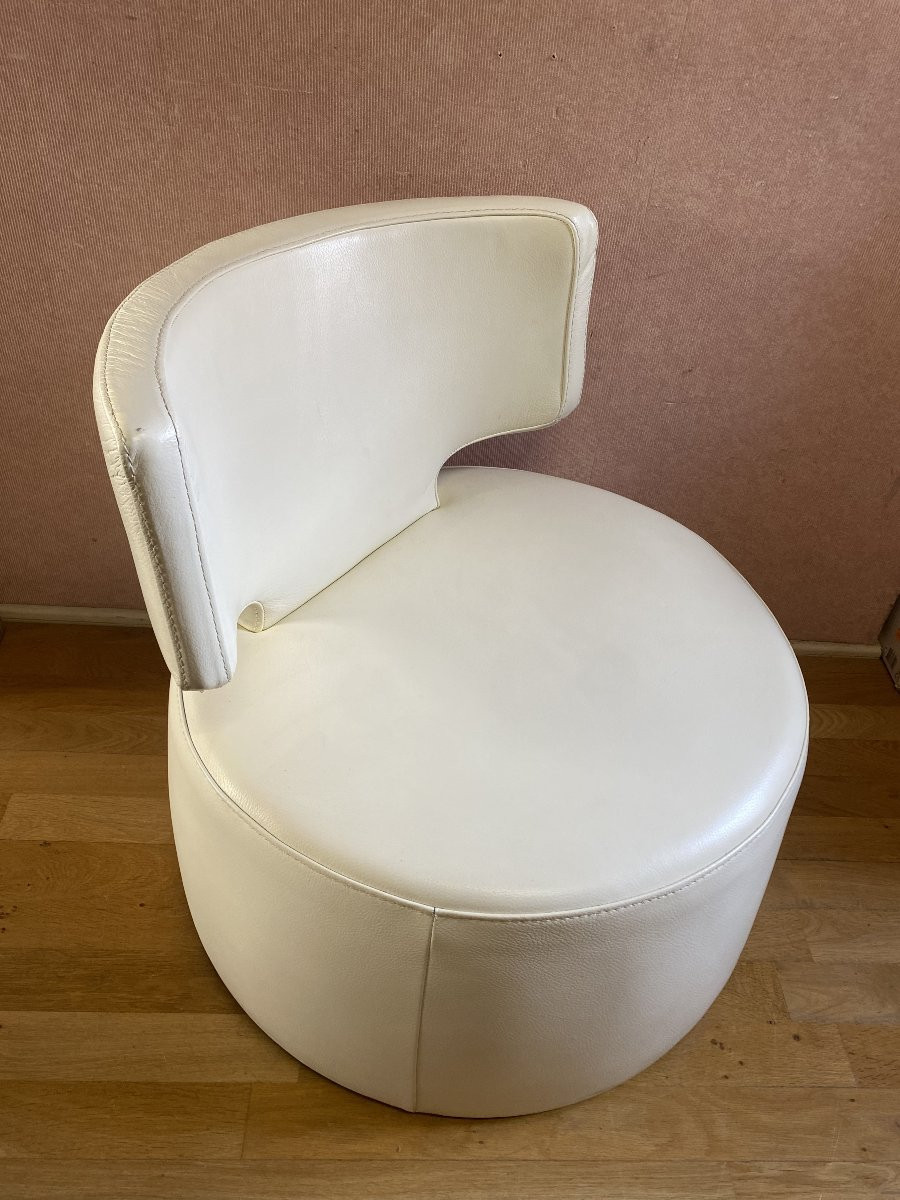 White Leather Armchair, Chateau d'Ax Label. Perfect Condition.-photo-2