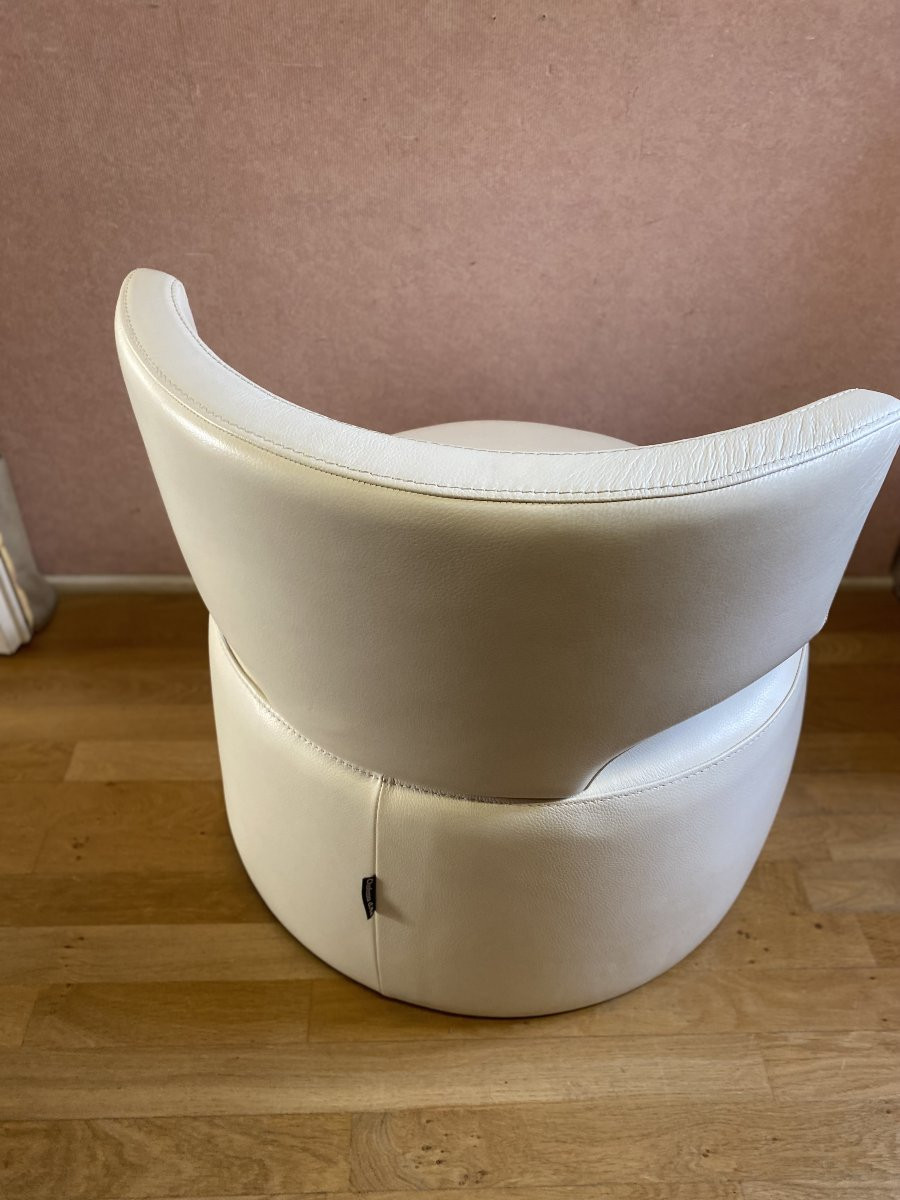 White Leather Armchair, Chateau d'Ax Label. Perfect Condition.-photo-3