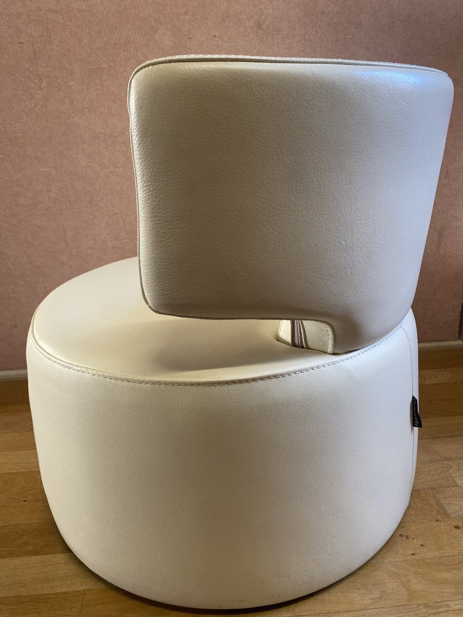 White Leather Armchair, Chateau d'Ax Label. Perfect Condition.-photo-1