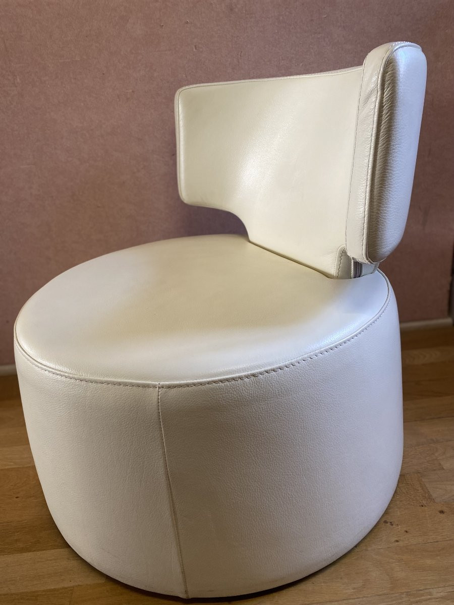 White Leather Armchair, Chateau d'Ax Label. Perfect Condition.-photo-2