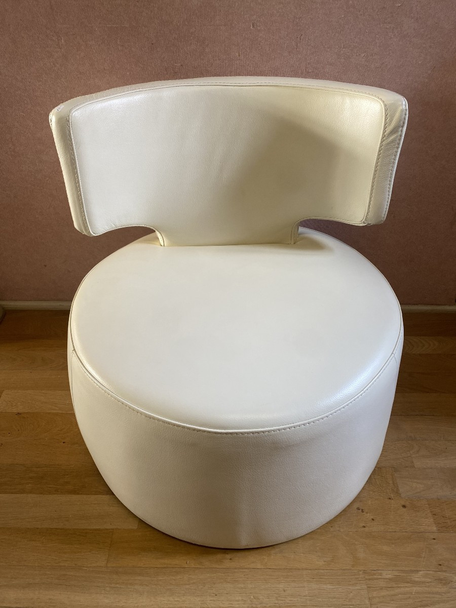 White Leather Armchair, Chateau d'Ax Label. Perfect Condition.