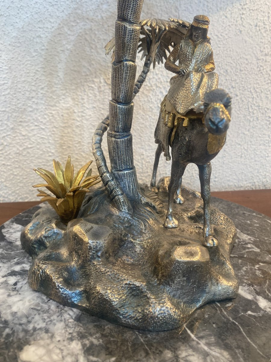 Sculpture figurant un méhariste dans une oasis-photo-3