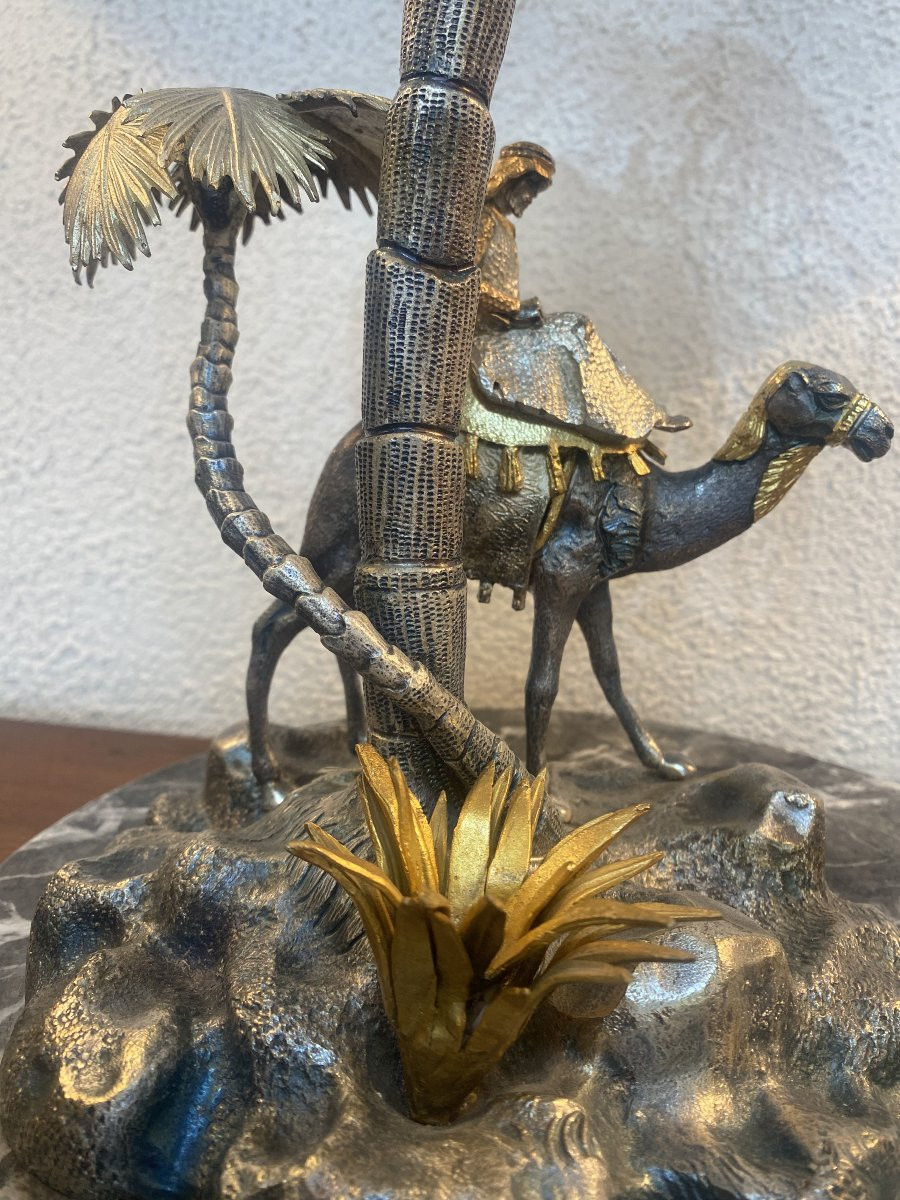 Sculpture figurant un méhariste dans une oasis-photo-4