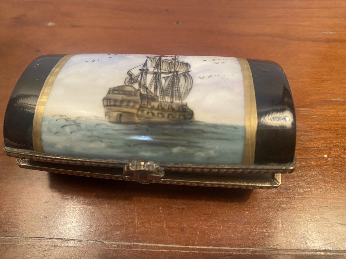 tabatière à décor de voilier avec une anotation à l'intérieur. Parfait état.-photo-1