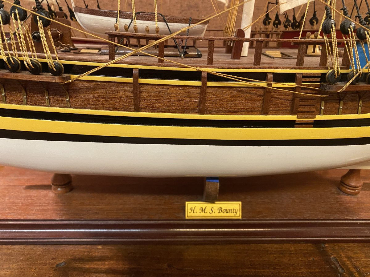 Model Of The Famous Sailing Ship "the Bounty". -photo-2