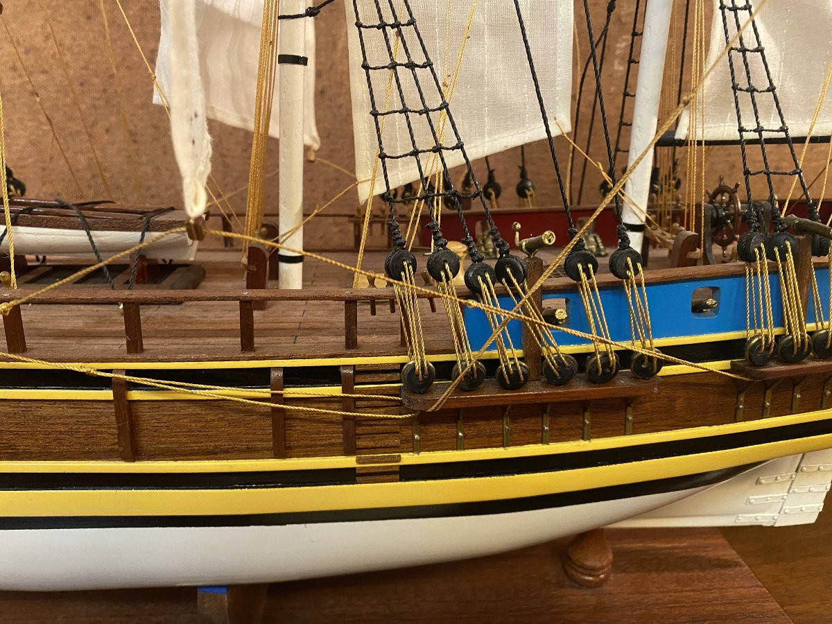 Model Of The Famous Sailing Ship "the Bounty". -photo-2