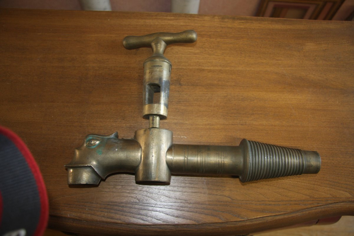 Important robinet de tonneau en laiton.-photo-2