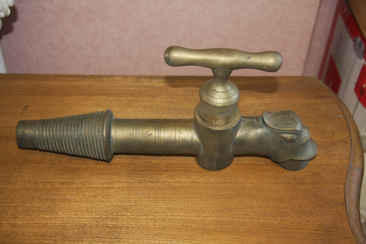 Important robinet de tonneau en laiton.-photo-3