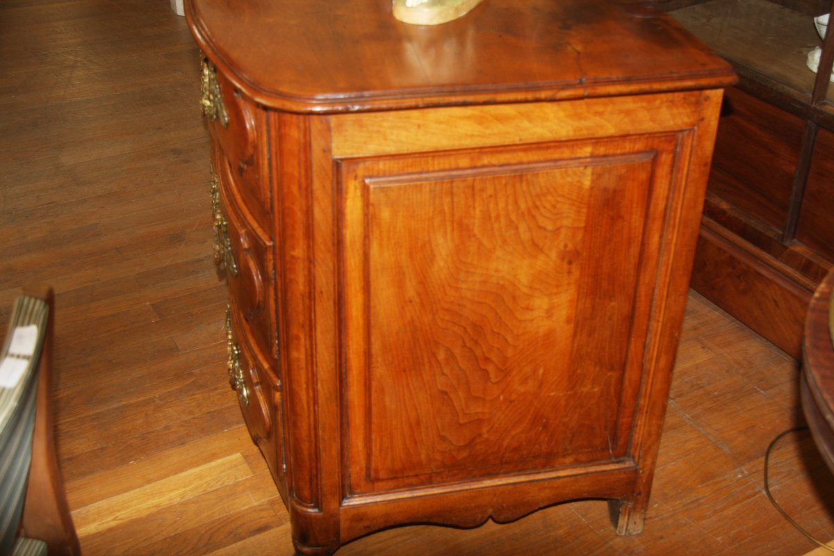 Commode régence en noyer, 3 tiroirs, poignées de tirage en bronze.-photo-3