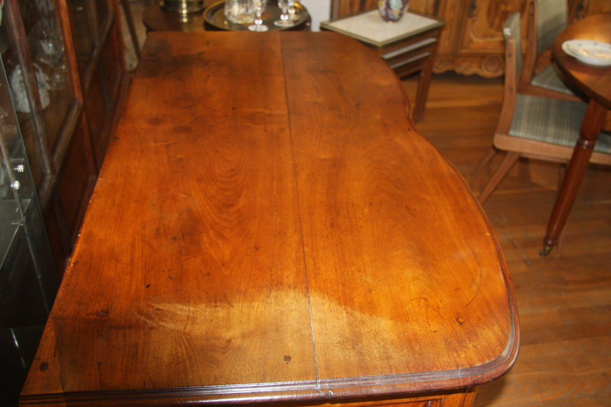 Commode régence en noyer, 3 tiroirs, poignées de tirage en bronze.-photo-1