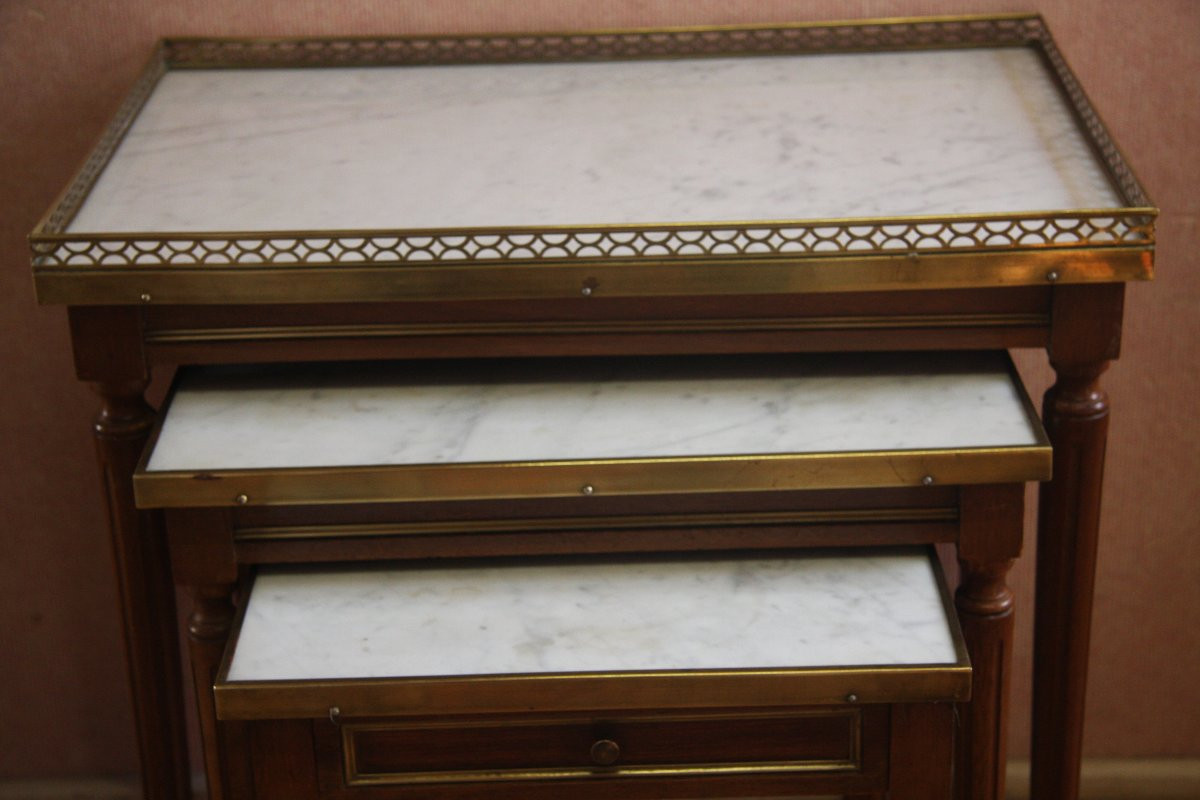 Mahogany Nesting Tables With Marble Top-photo-2