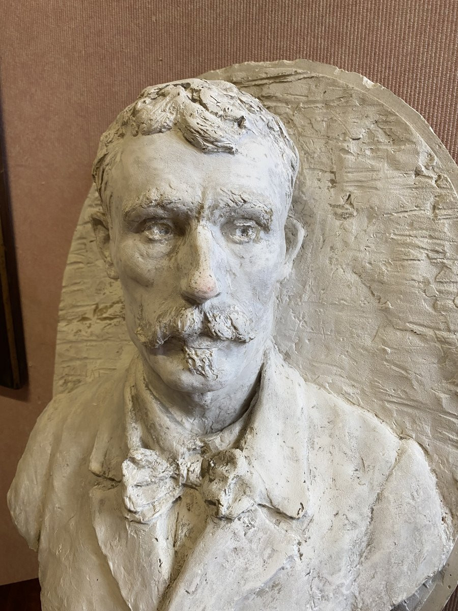 Portrait d'Alphonse Muscat en plâtre. Très bon état.-photo-2