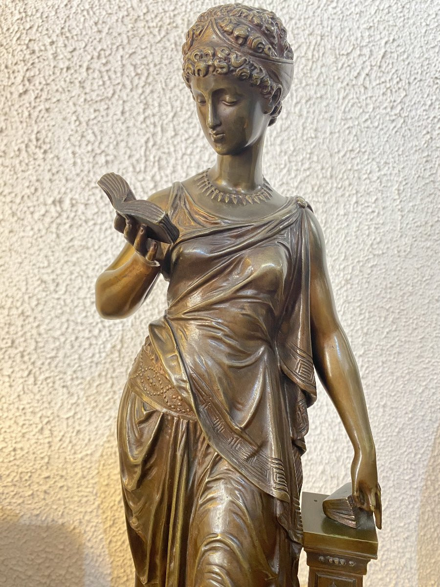Bronze à l'antique, présentant une femme à la lecture. Excellent état.-photo-2