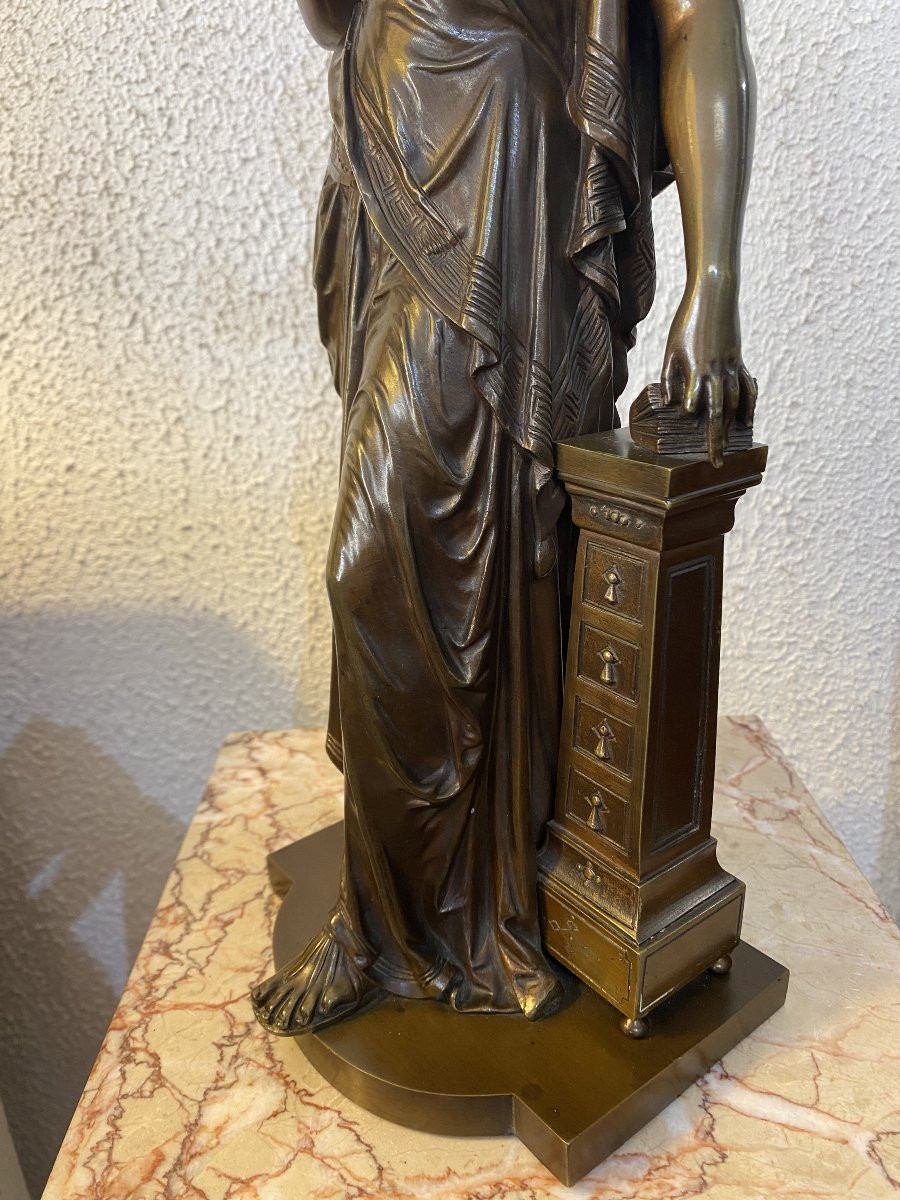Bronze à l'antique, présentant une femme à la lecture. Excellent état.-photo-4