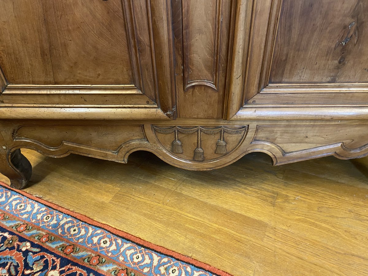 Armoire Bressane en noyer de la deuxième moitié du 19 éme siècle. -photo-2