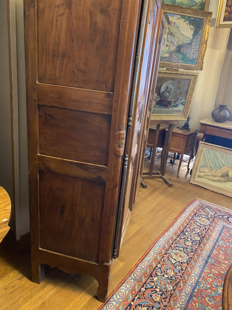 Armoire Bressane en noyer de la deuxième moitié du 19 éme siècle. -photo-6