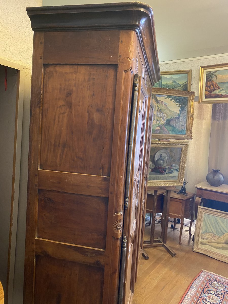 Armoire Bressane en noyer de la deuxième moitié du 19 éme siècle. -photo-7