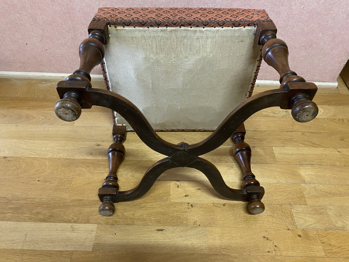 Louis XIII-style Stool Or End Table In Walnut. Upholstered In Horsehair.-photo-3