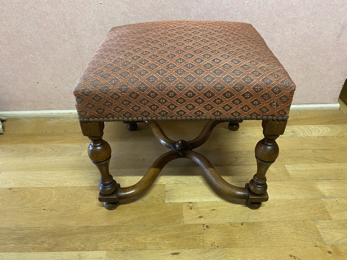 Louis XIII-style Stool Or End Table In Walnut. Upholstered In Horsehair.