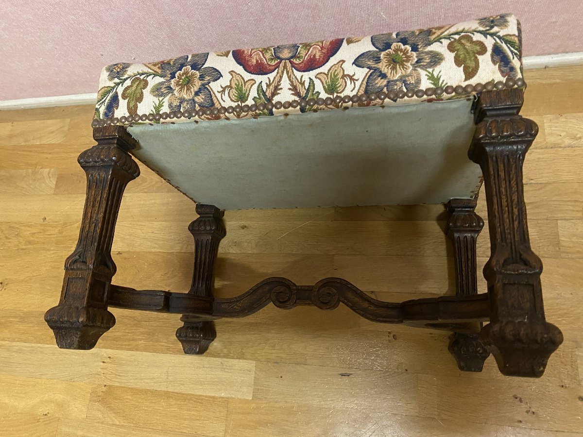 Renaissance-style Stool Or End Table, In Excellent Condition.-photo-4