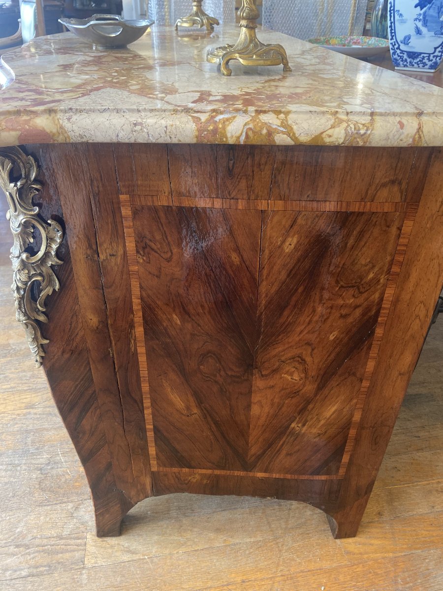 Commode Louis XV d'époque XVIII, en bois de placage.-photo-2
